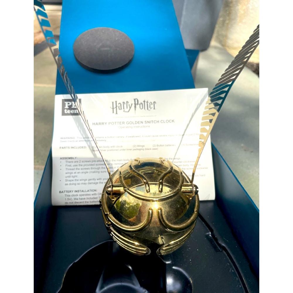 Harry Potter Golden Snitch Clock from Pottery Barn.